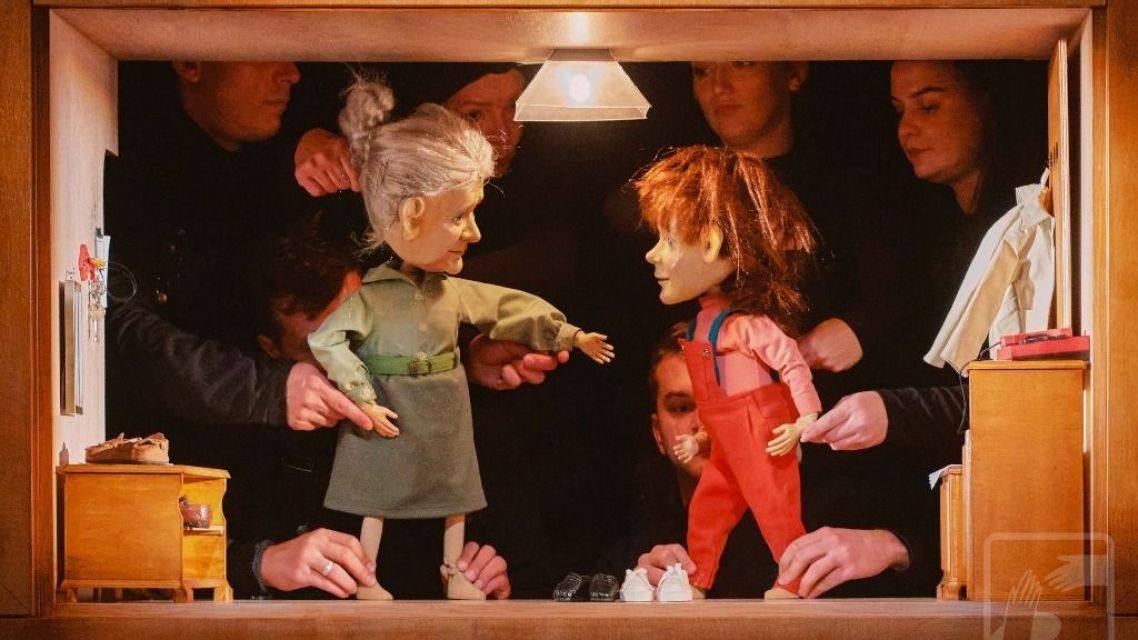 Plagát: Ruky veľkosti orecha